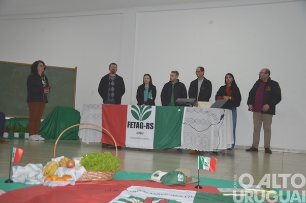 Mais de 150 jovens da região participam de fórum no STR-FW