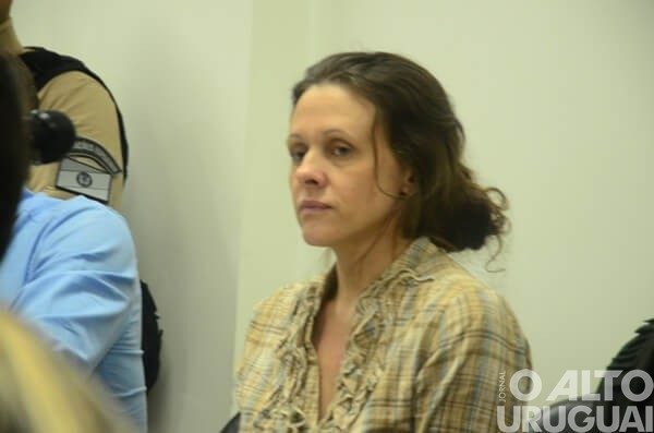 Justiça nega pedido de prisão domiciliar à madrasta condenada pela morte do menino
