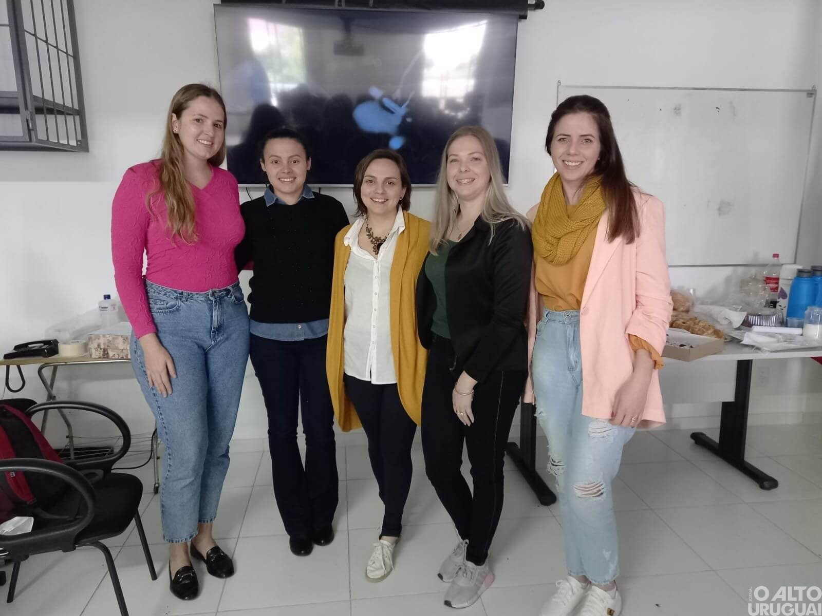Monitores e grupo técnico do PIM de Caiçara participam de encontro regional