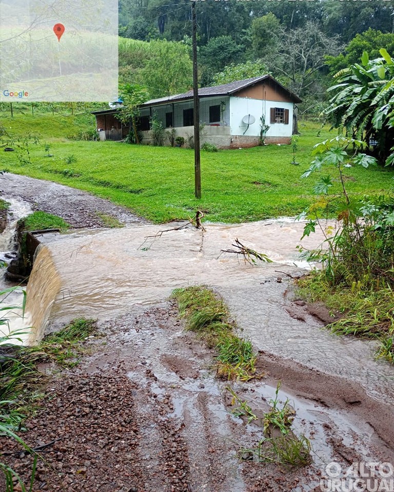 Chuva de mais de 100 milímetros provoca danos em Caiçara