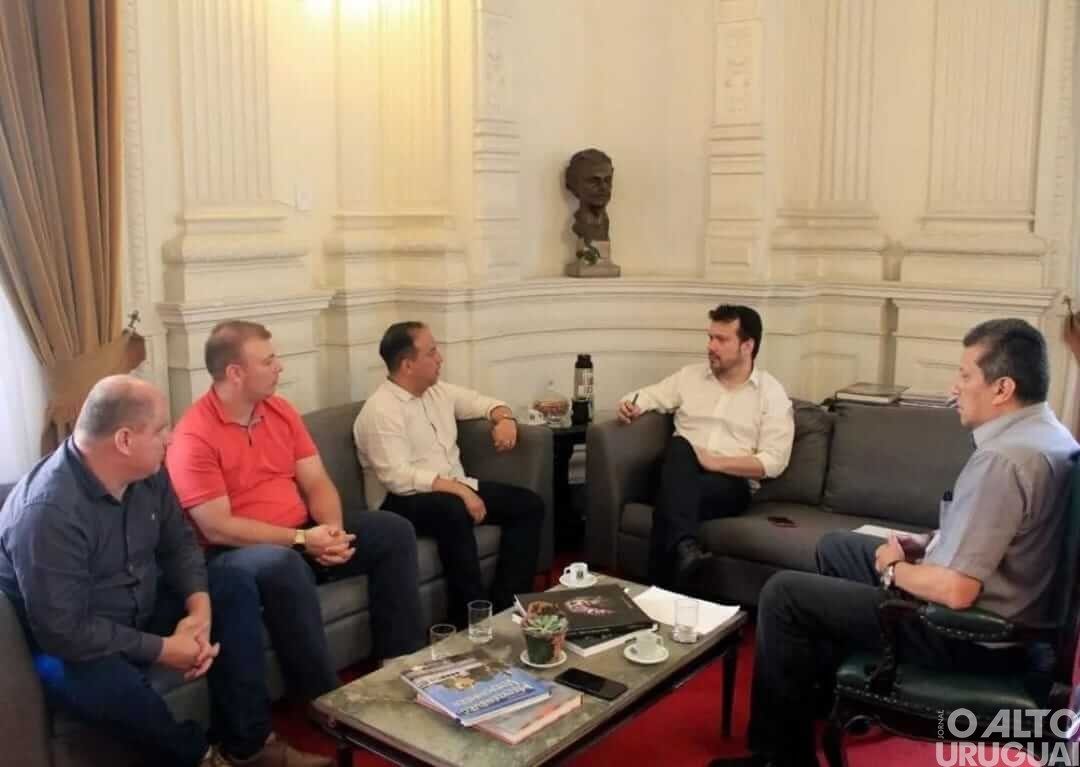 Recursos para a revitalização da Santo Caeran, Oncologia e Educação são pautas de agenda de vereadores de FW em Porto Alegre