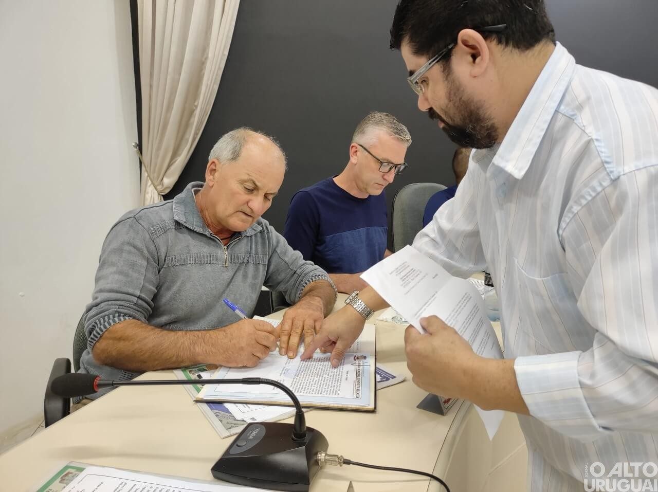 Dari Bassani é empossado em vaga no Legislativo de Novo Tiradentes