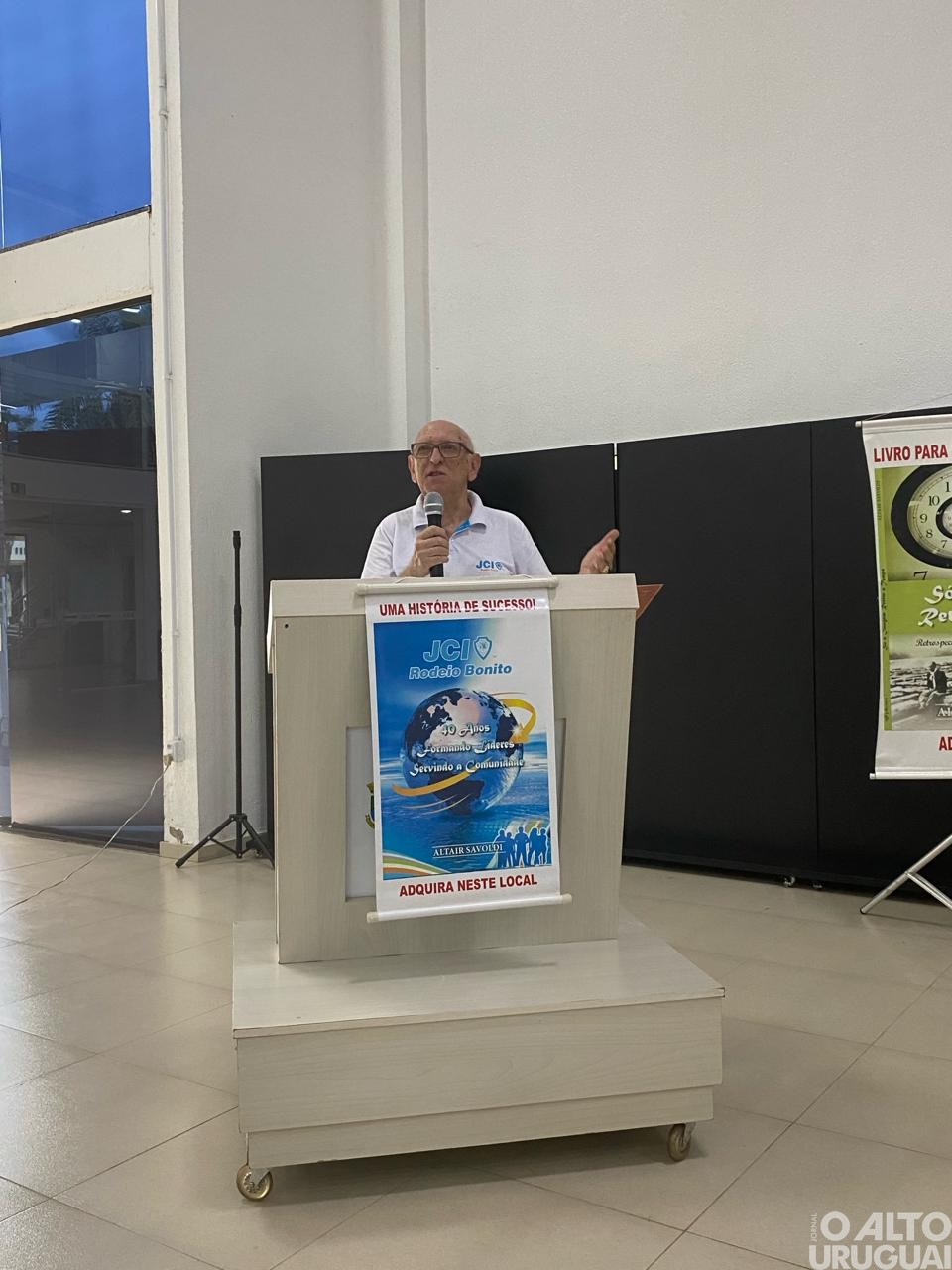 Altair Savoldi lança livro em Rodeio Bonito