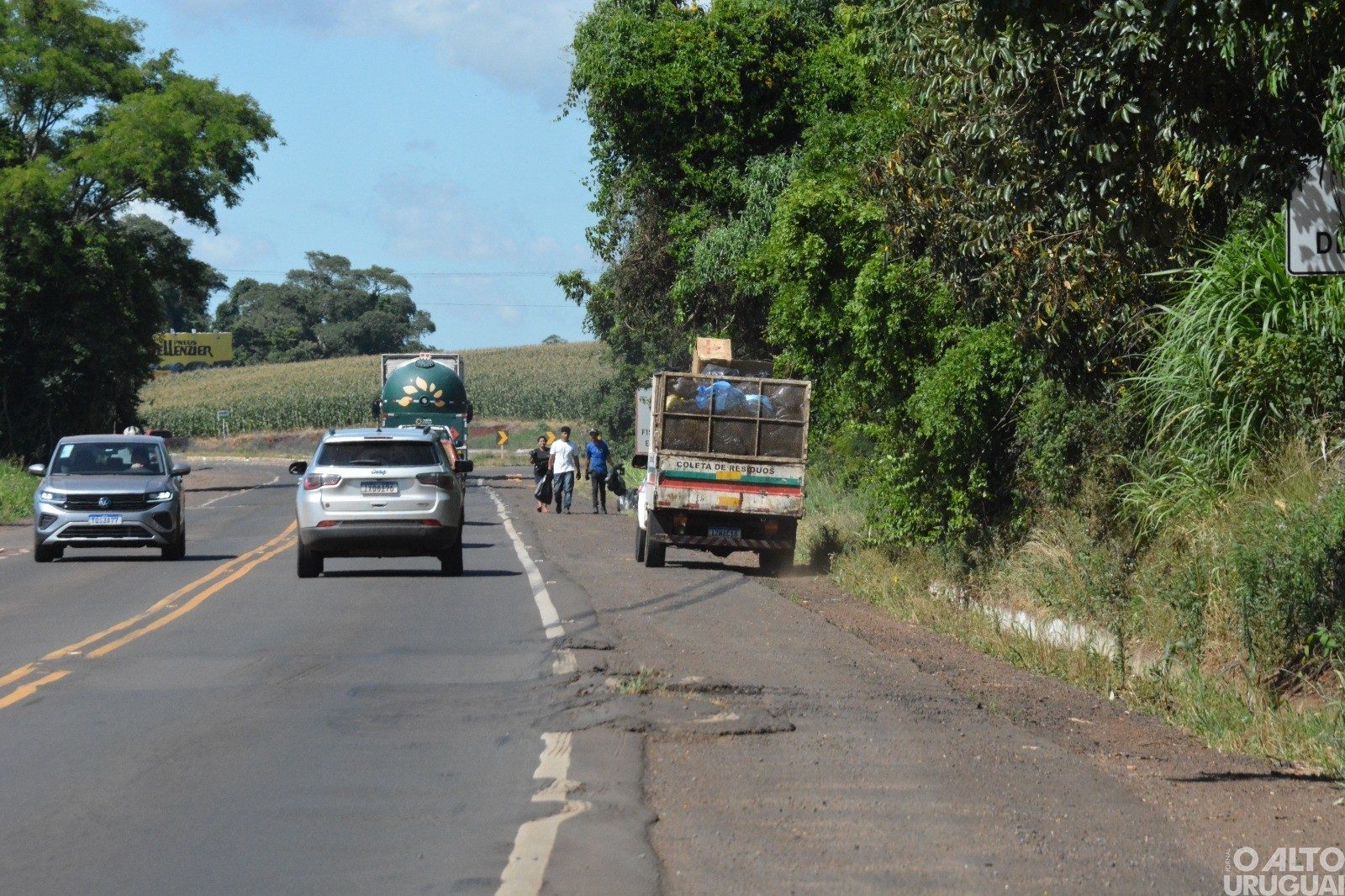 Prefeitura de Frederico Westphalen promove ação de limpeza na BR-386