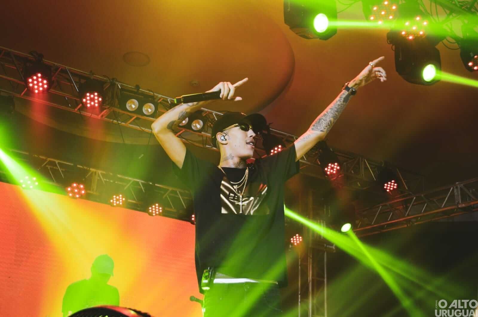 Show de MC Don Juan anima público em FW