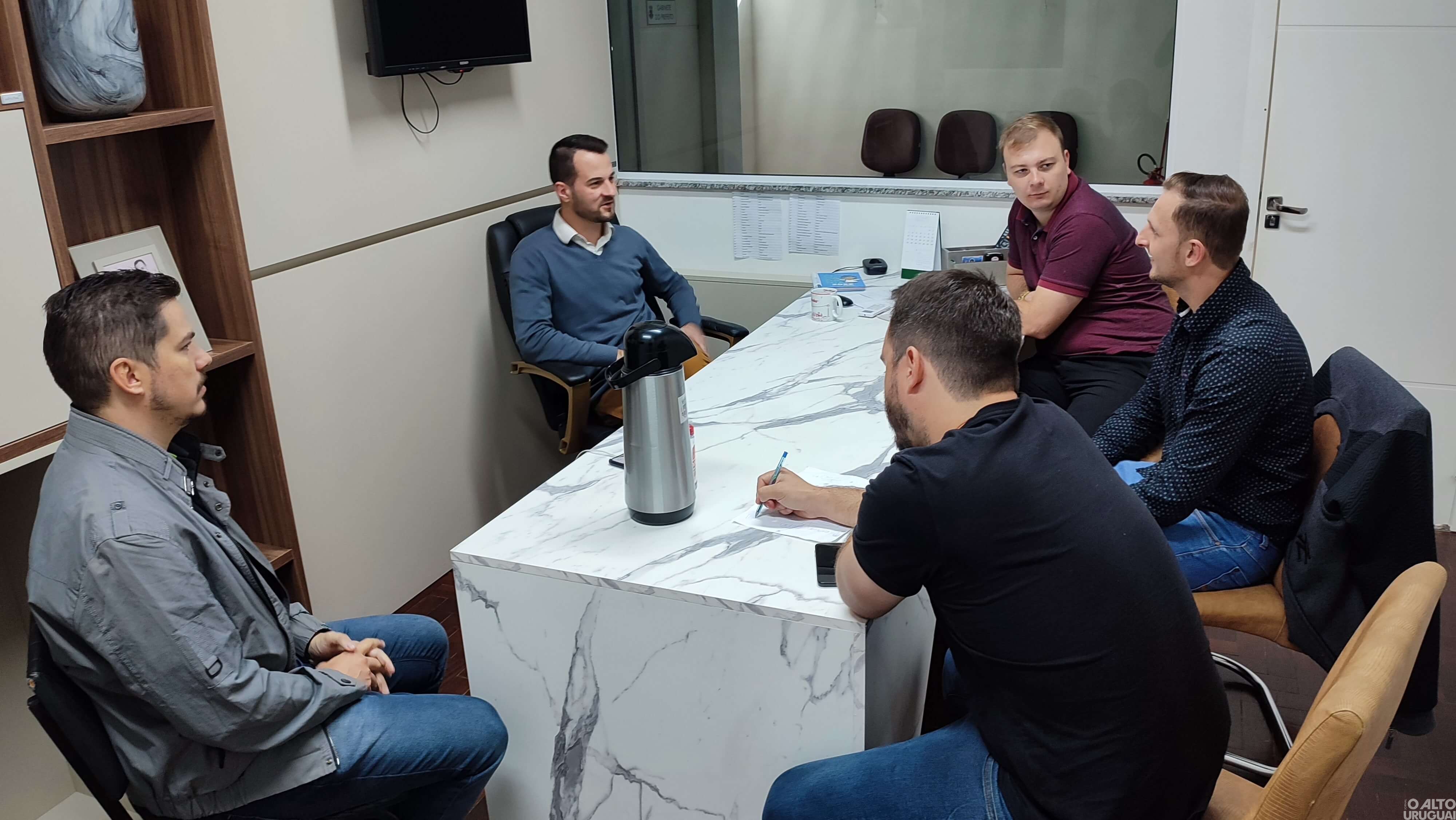 Poder Público debate problemas de abastecimento de água em FW
