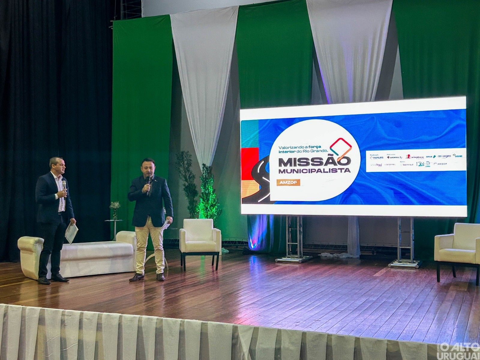 Famurs elenca temas importantes para o desenvolvimento dos municípios em evento