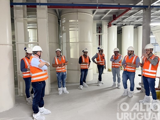 JBS apresenta a estrutura da fábrica de ração em Seberi