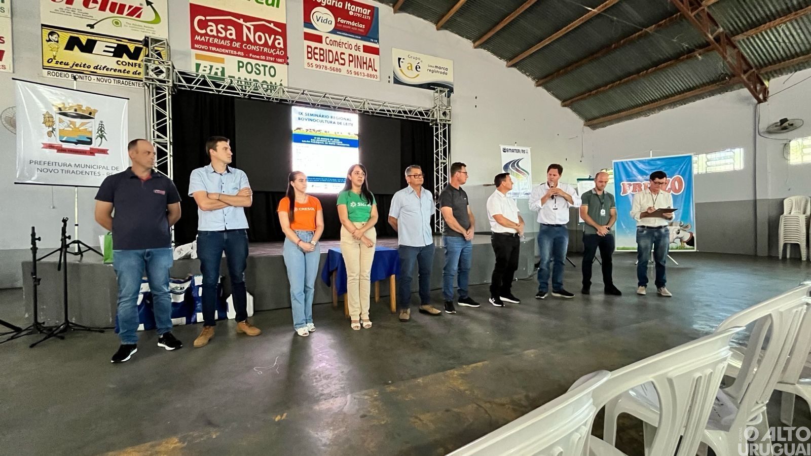 Novo Tiradentes sedia Seminário Regional de Bovinocultura de Leite