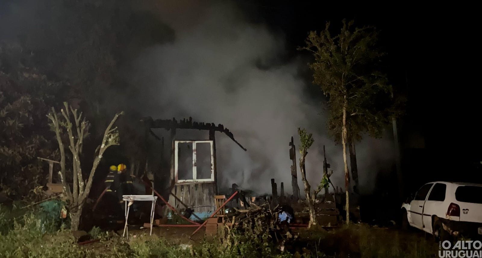 Incêndio destrói residência no Distrito Industrial de Frederico Westphalen