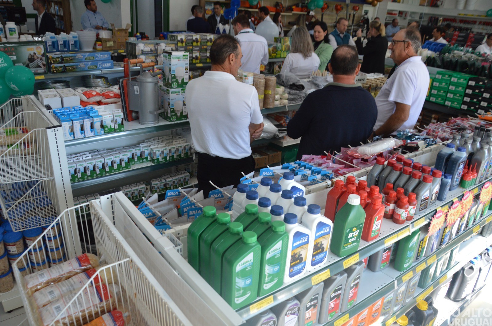 Cotrifred inaugura moderna seção de peças em FW