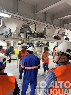 JBS apresenta a estrutura da fábrica de ração em Seberi