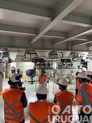 JBS apresenta a estrutura da fábrica de ração em Seberi