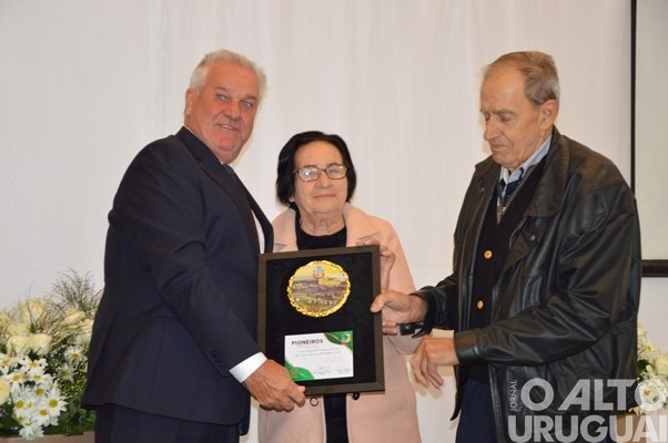 Câmara de Vereadores de Seberi homenageia pioneiros