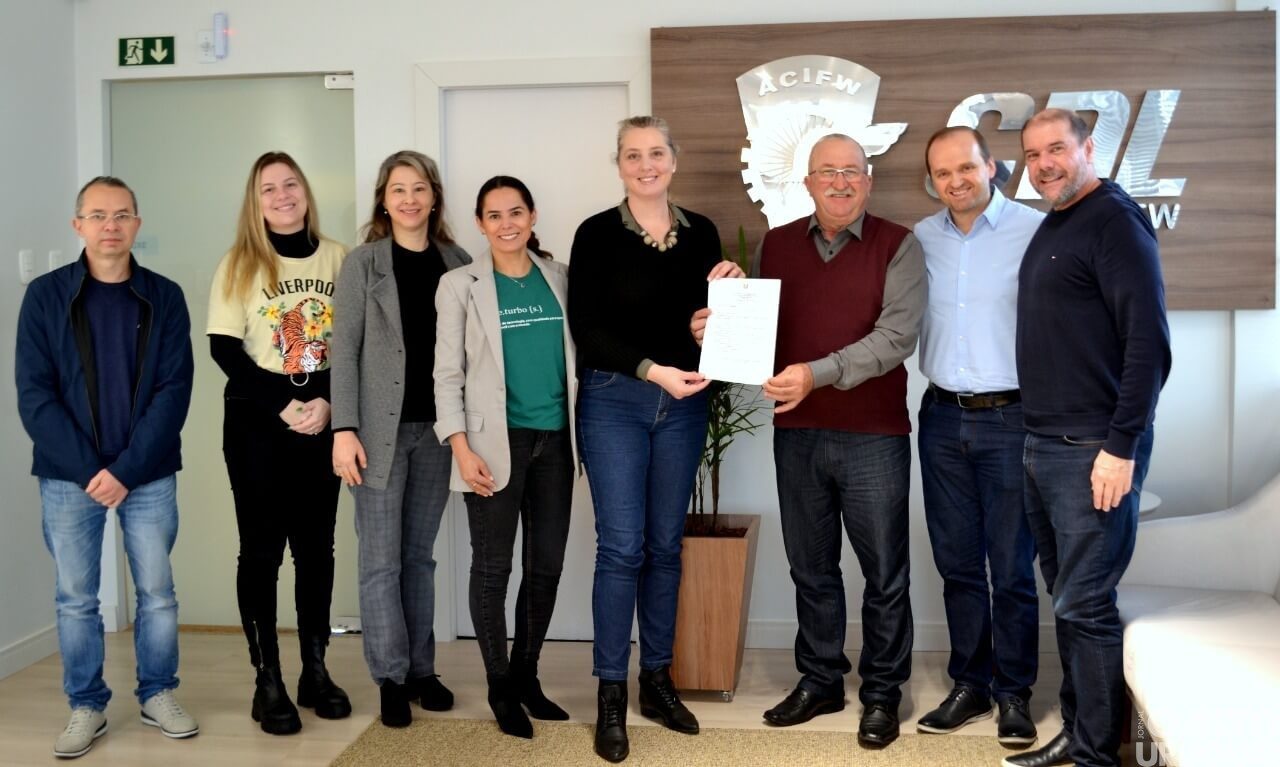 Empresários de FW destinam camionete pick-up para a Brigada Militar