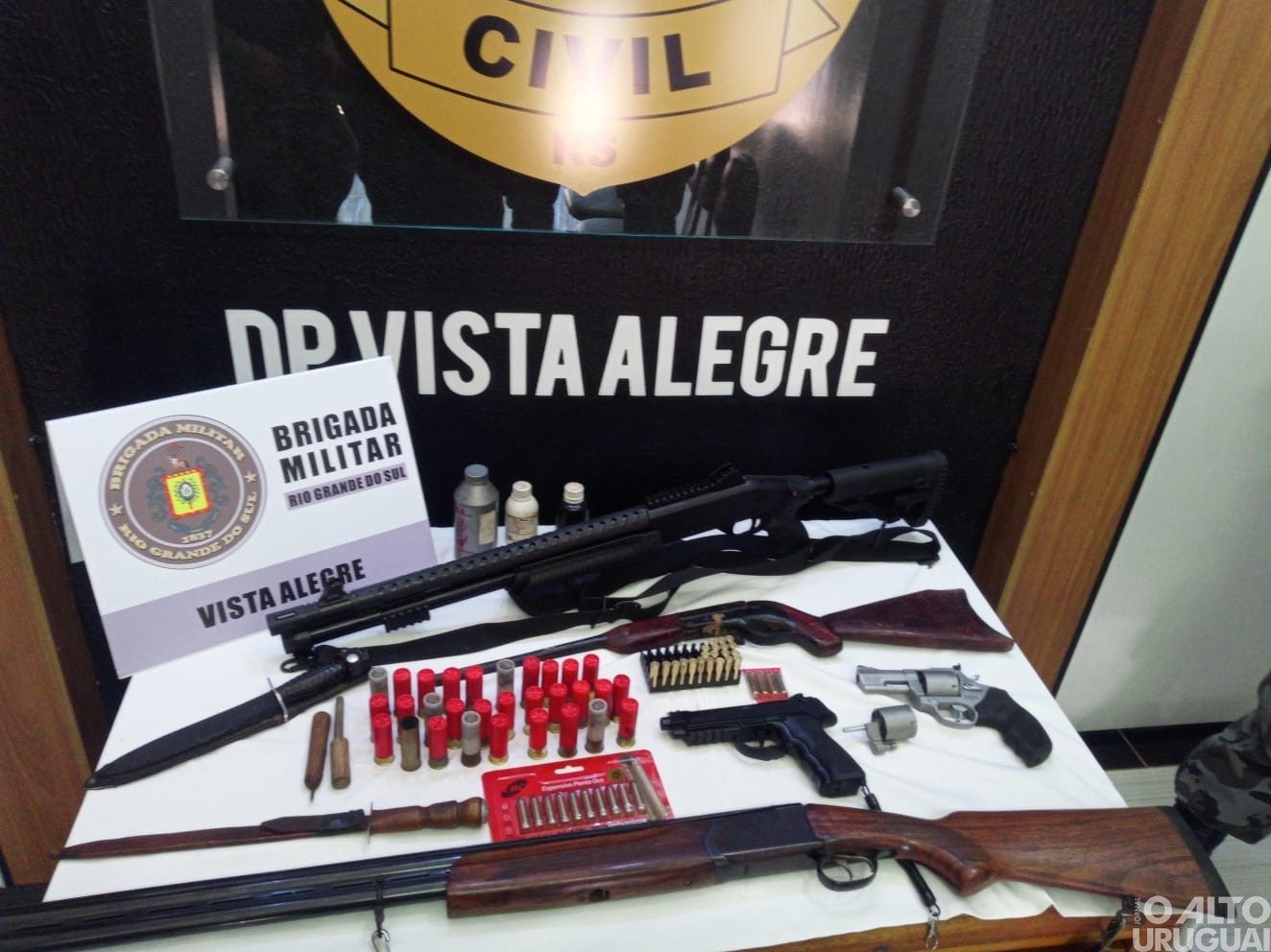 PC e BM apreendem armas em Vista Alegre