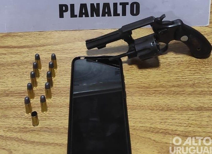 BM prende homem por porte ilegal de arma de fogo em Planalto