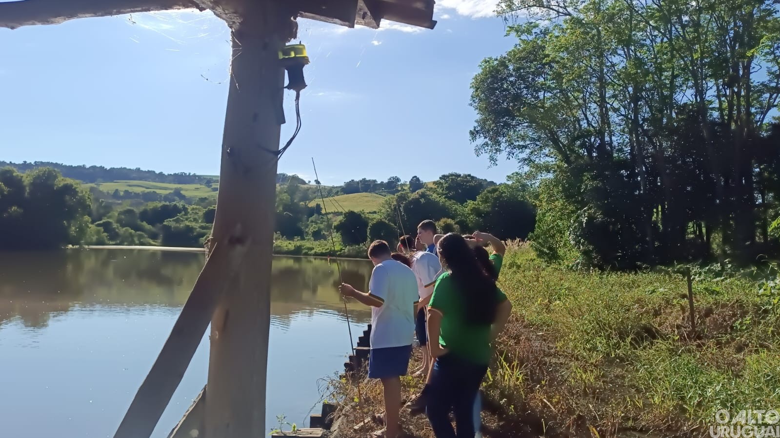 Alunos estudam anatomia dos peixes e encerram projeto com atividade de pesca em Iraí