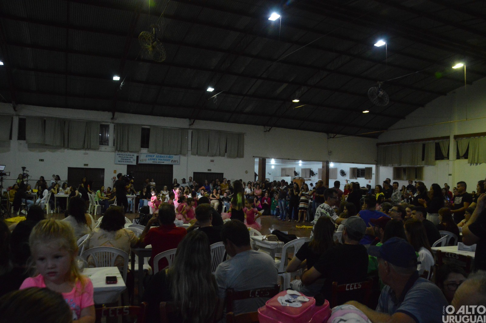 Alunos e comunidade de Erval Seco participam do Festival Estudantil