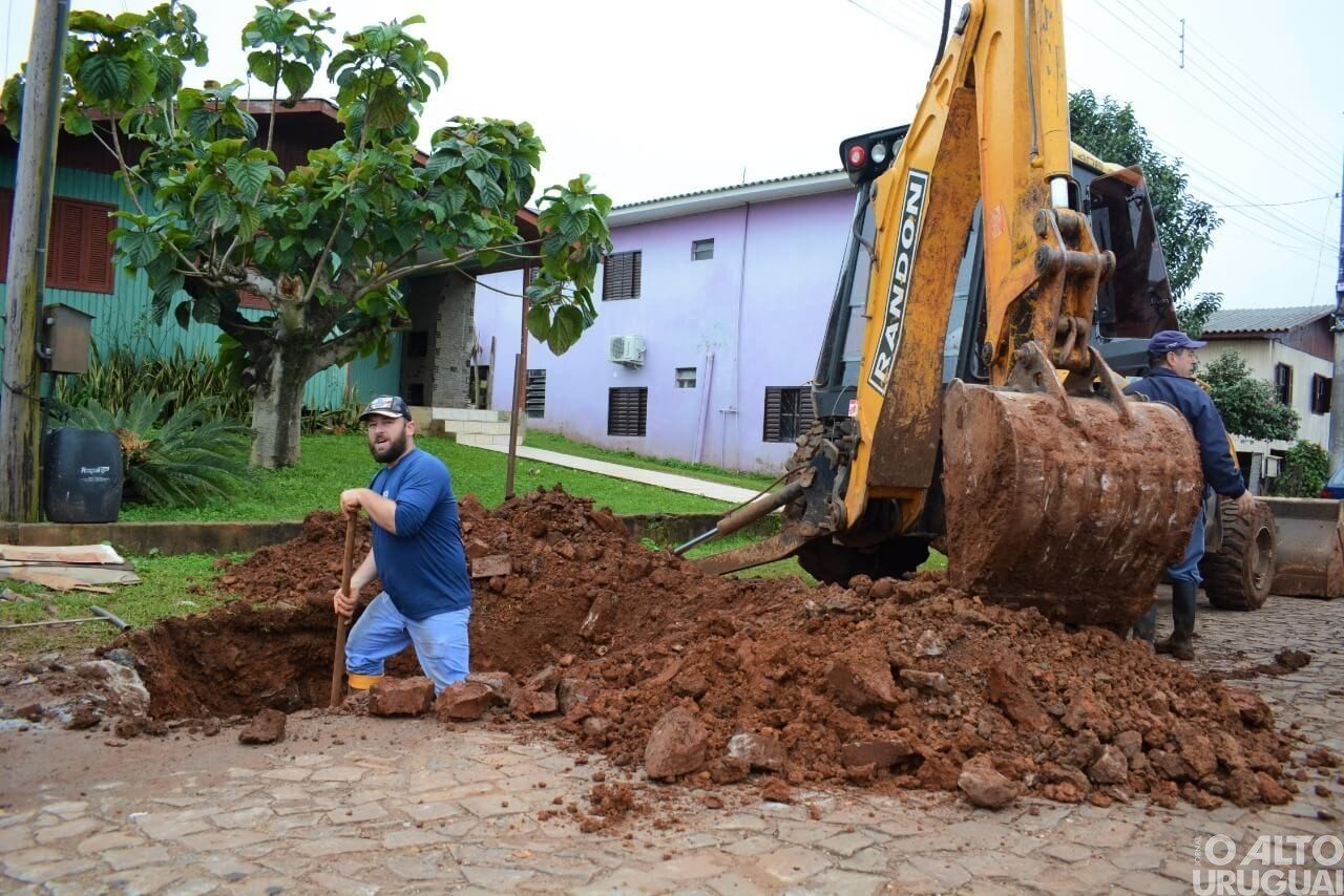 Prefeitura dá início a mais uma obra de asfaltamento em FW 