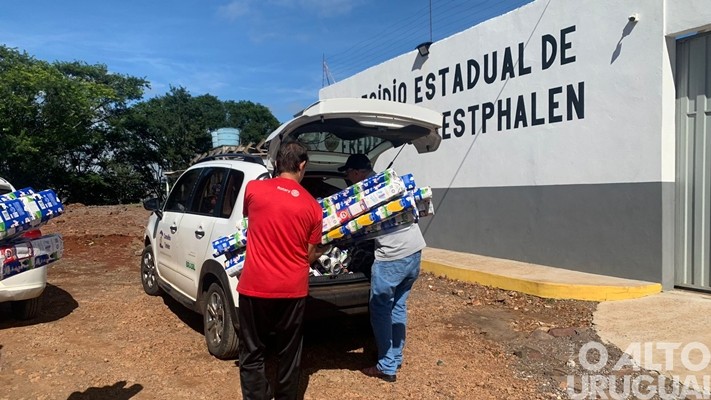 Projeto “Frederico sem Frestas” entrega placas térmicas para assistência social de FW