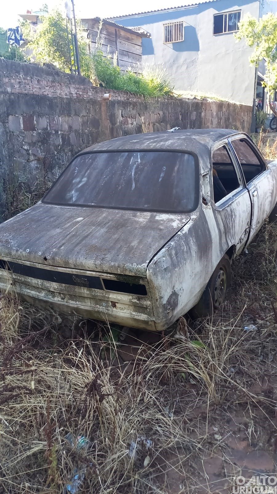 Prefeito sanciona lei sobre retirada de veículos abandonados em FW
