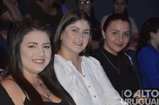 Mais de 800 pessoas participam de palestra com Leila Ama em FW
