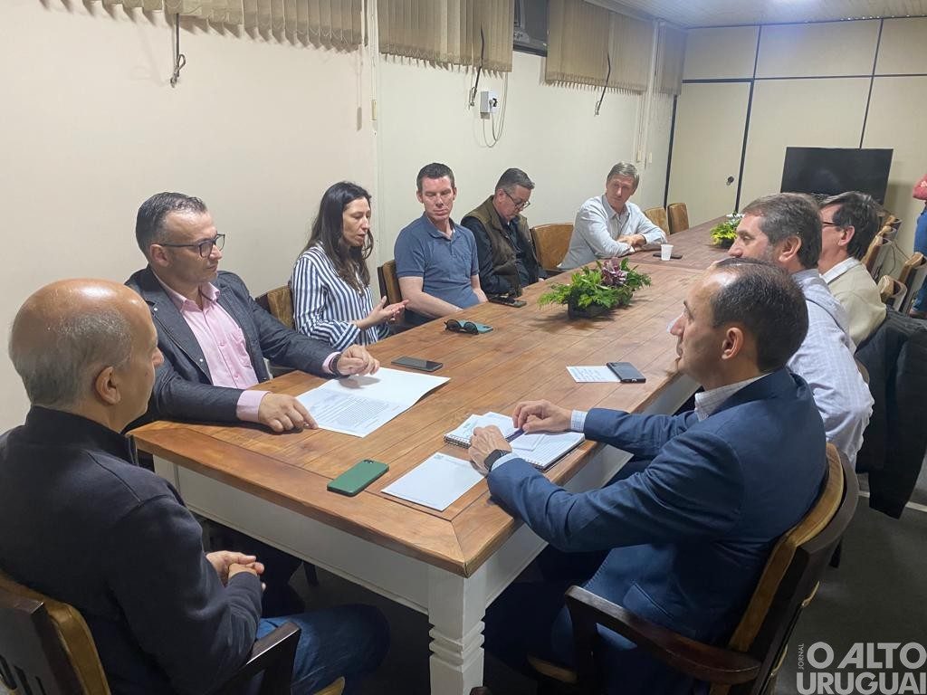 Vice-prefeito de Palmitinho busca apoio da Fepam para agilizar licenças ambientais