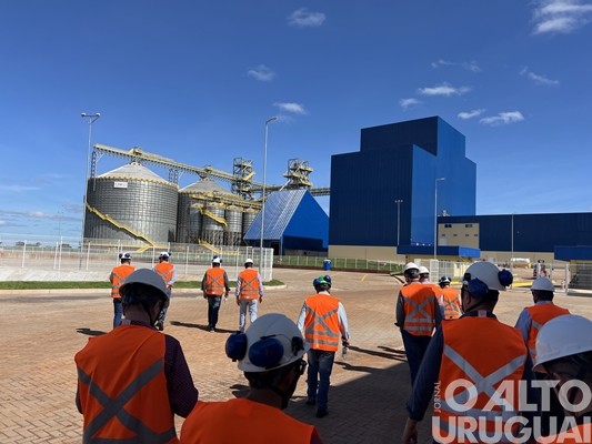 JBS apresenta a estrutura da fábrica de ração em Seberi