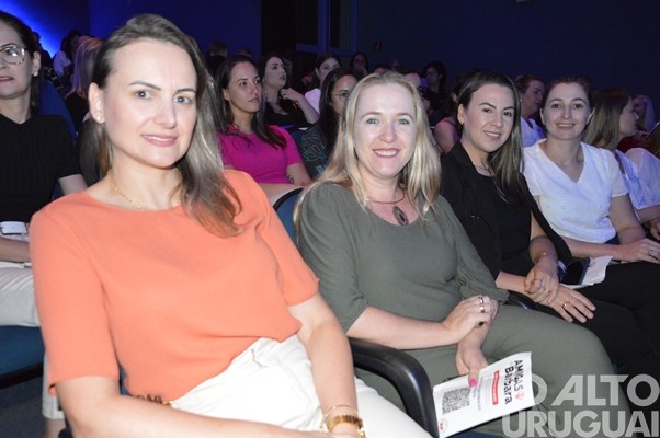 Mais de 800 pessoas participam de palestra com Leila Ama em FW