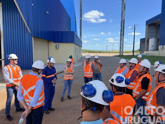 JBS apresenta a estrutura da fábrica de ração em Seberi