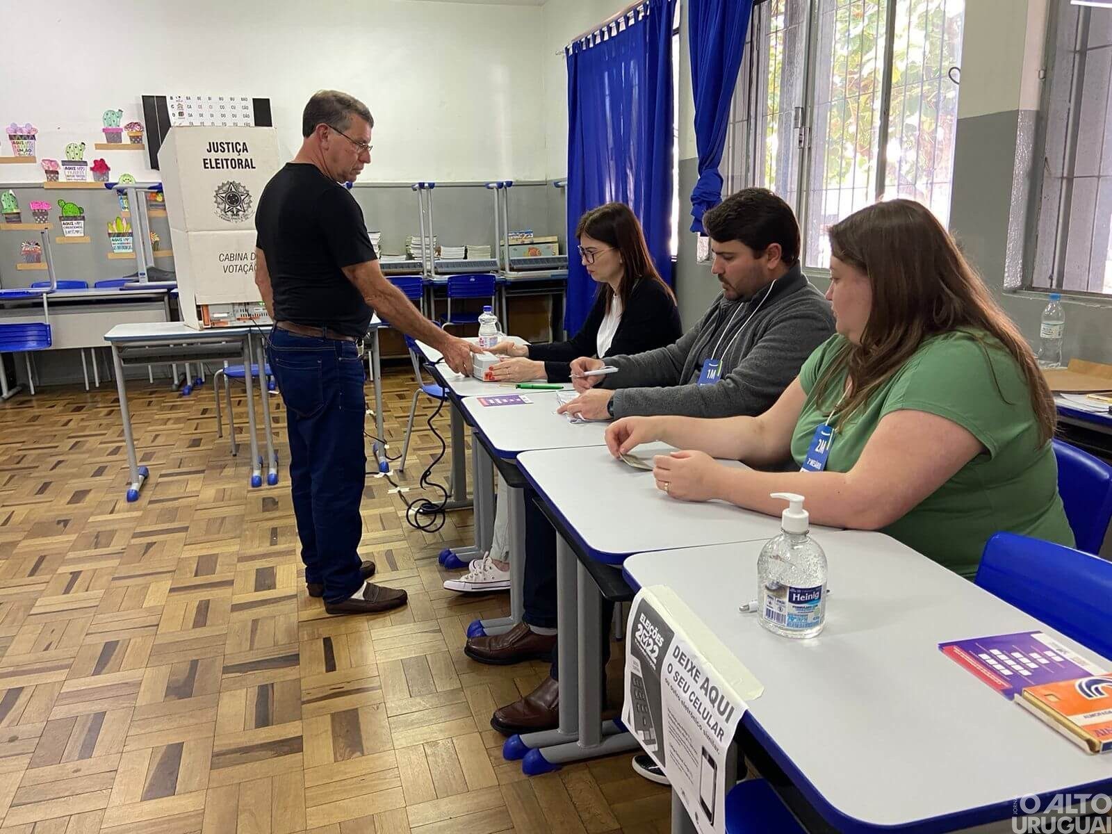 Votações seguem tranquilas na tarde deste domingo em FW