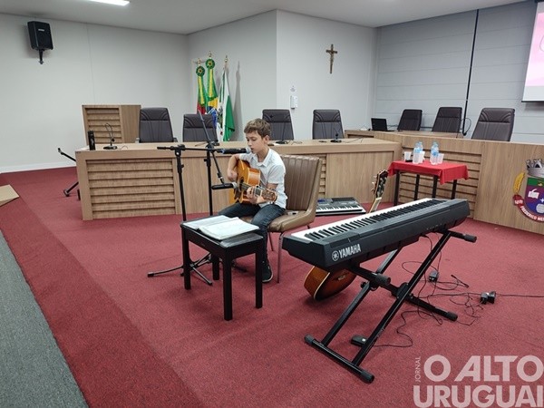 Talentos de FW e região participam de recital na Câmara de Vereadores de FW