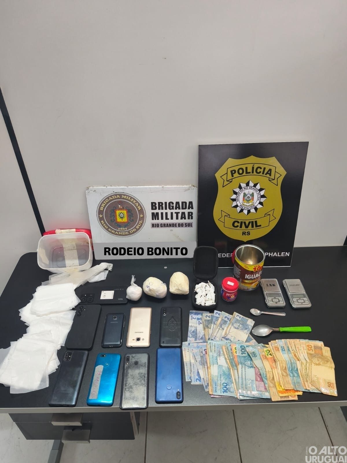 Tráfico de drogas é flagrado no interior de Rodeio Bonito