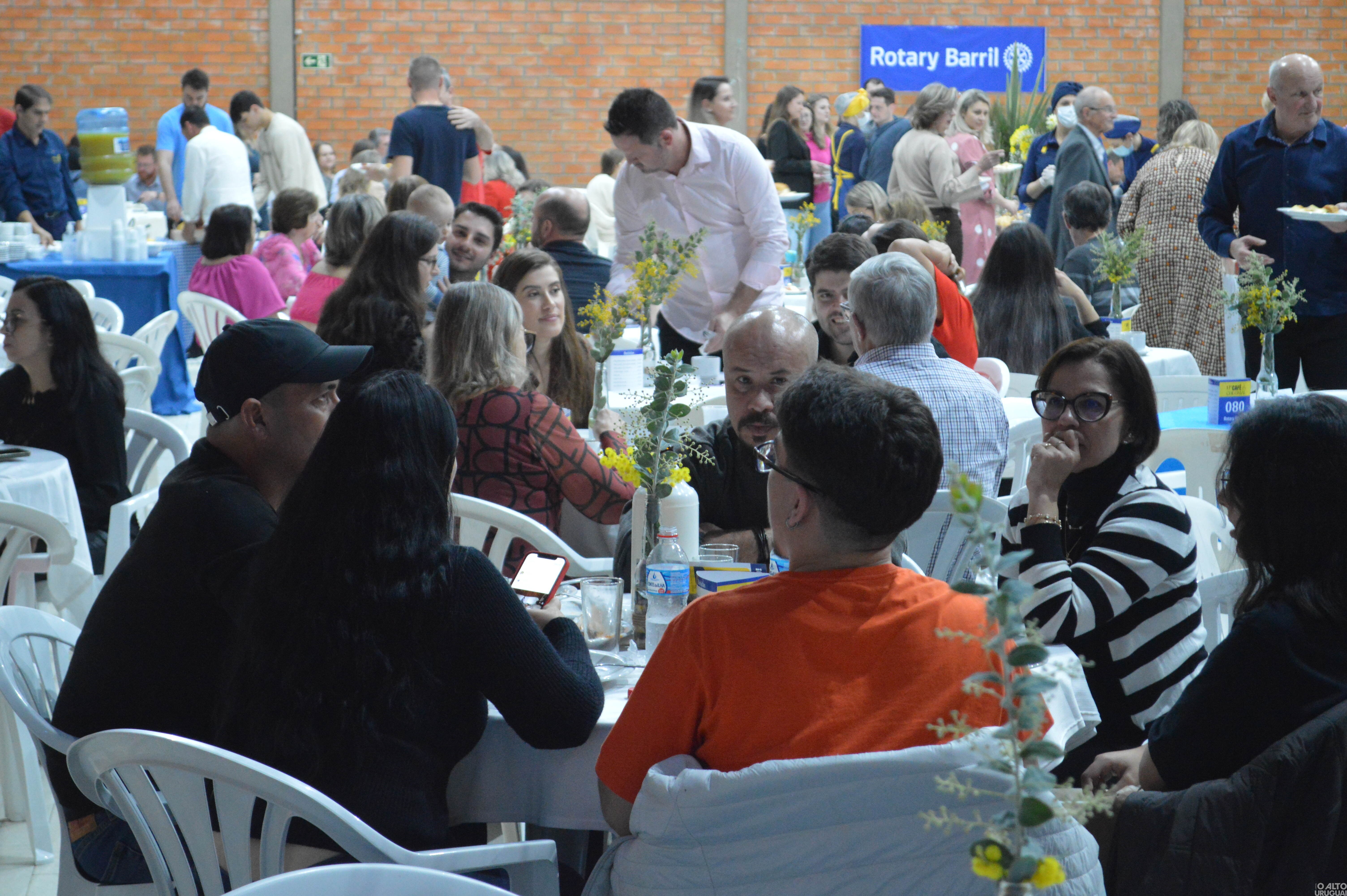 Mais de 300 pessoas participam do 17º Café Colonial do Rotary Barril