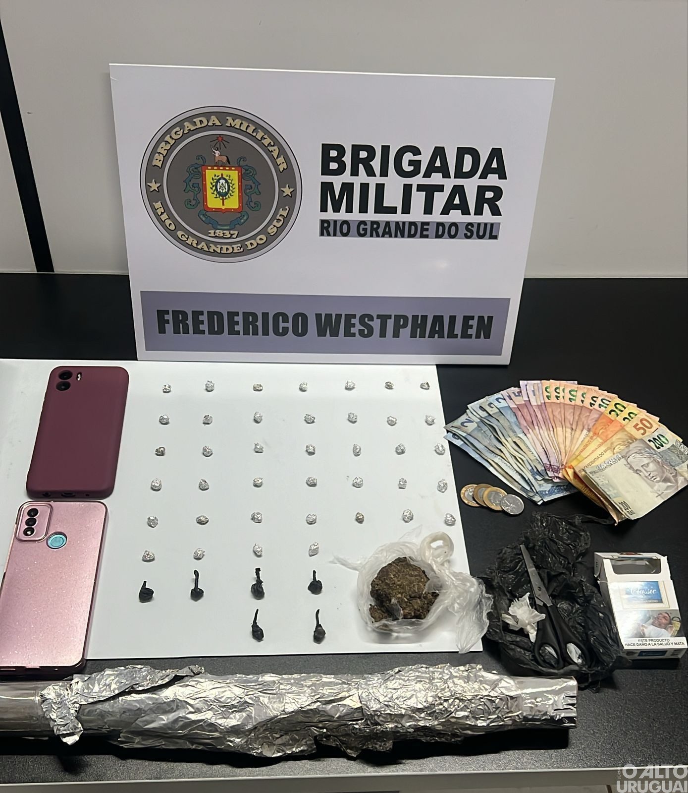 Brigada Militar prende mulher por tráfico de drogas em Frederico Westphalen