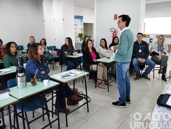 Emater promove capacitação para extensionistas de bem-estar social