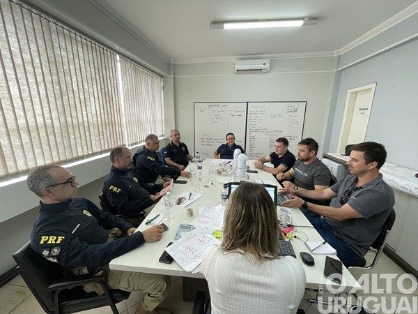 Reunião com a PRF busca planejamento operacional de trânsito para a Expofred