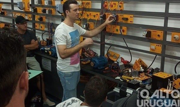 Escola Básica da URI/FW abre matrículas para Técnico em Eletrotécnica