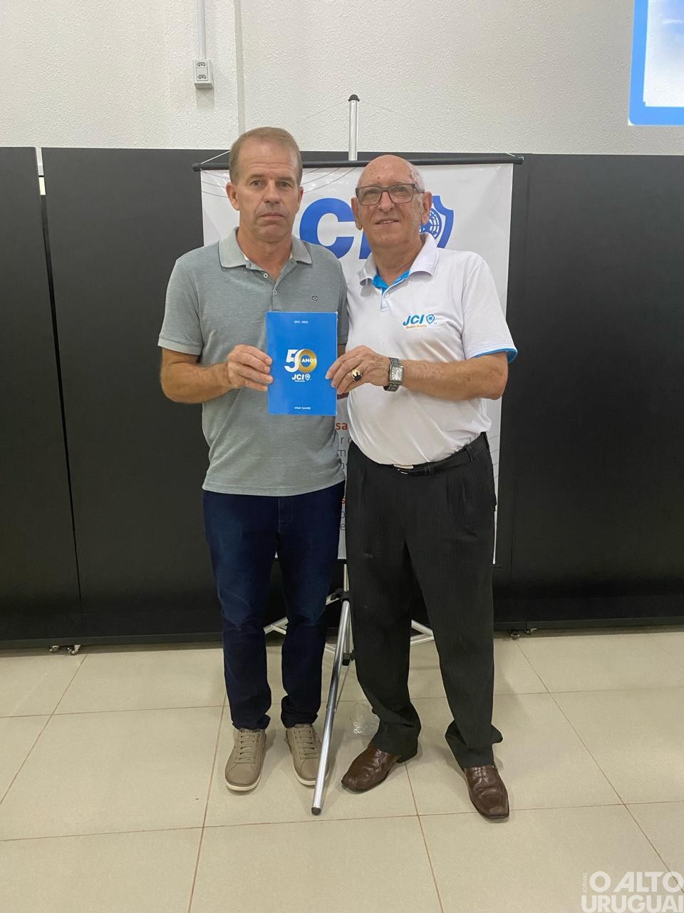 Altair Savoldi lança livro em Rodeio Bonito
