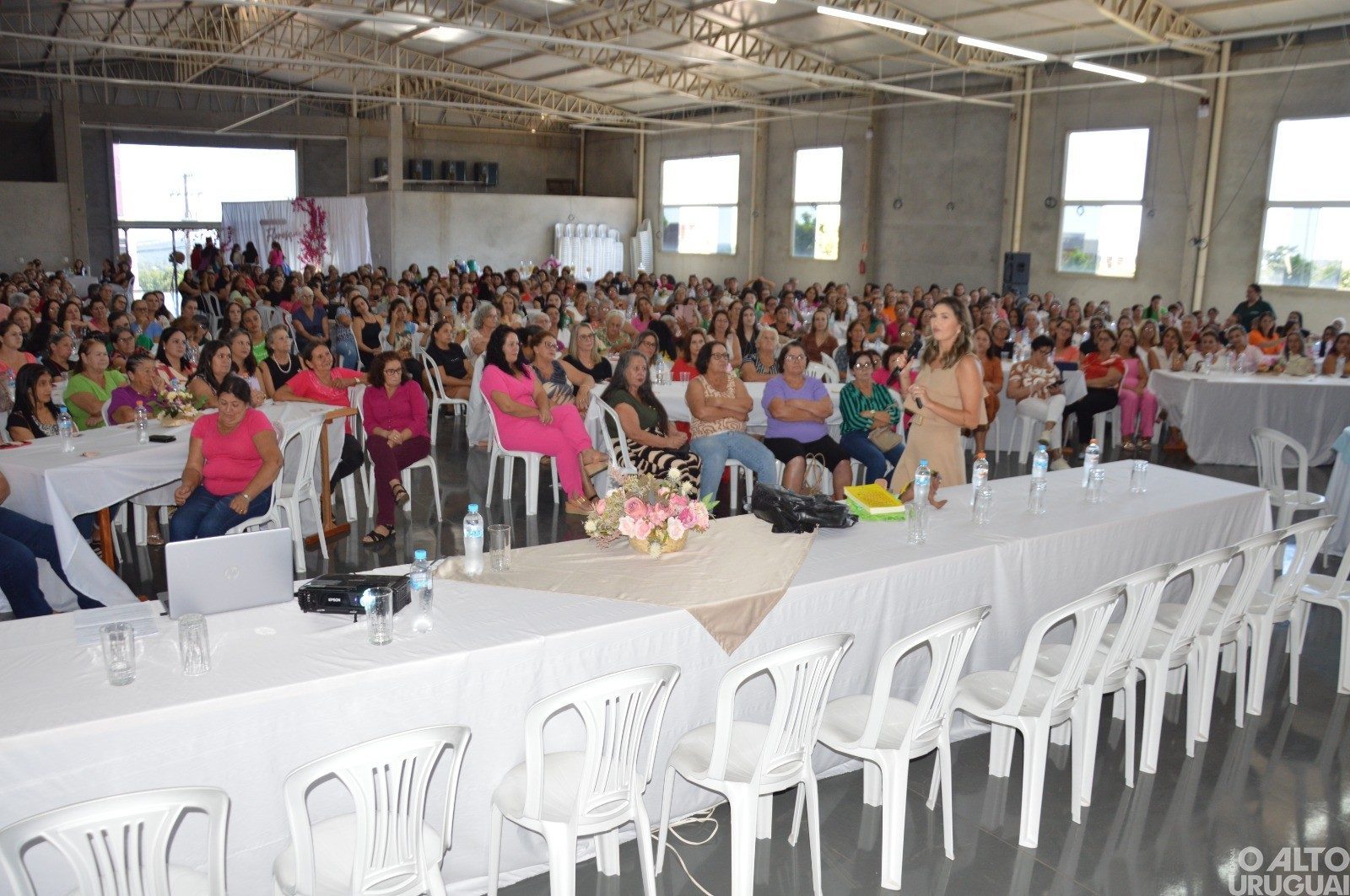 Palmitinho recebe a primeira edição do "Chá para Elas"