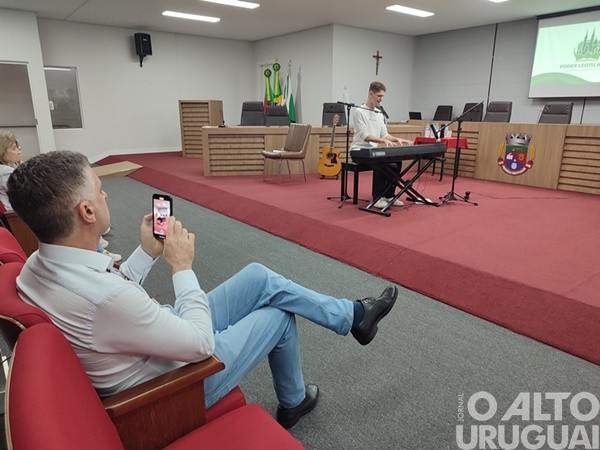 Talentos de FW e região participam de recital na Câmara de Vereadores de FW