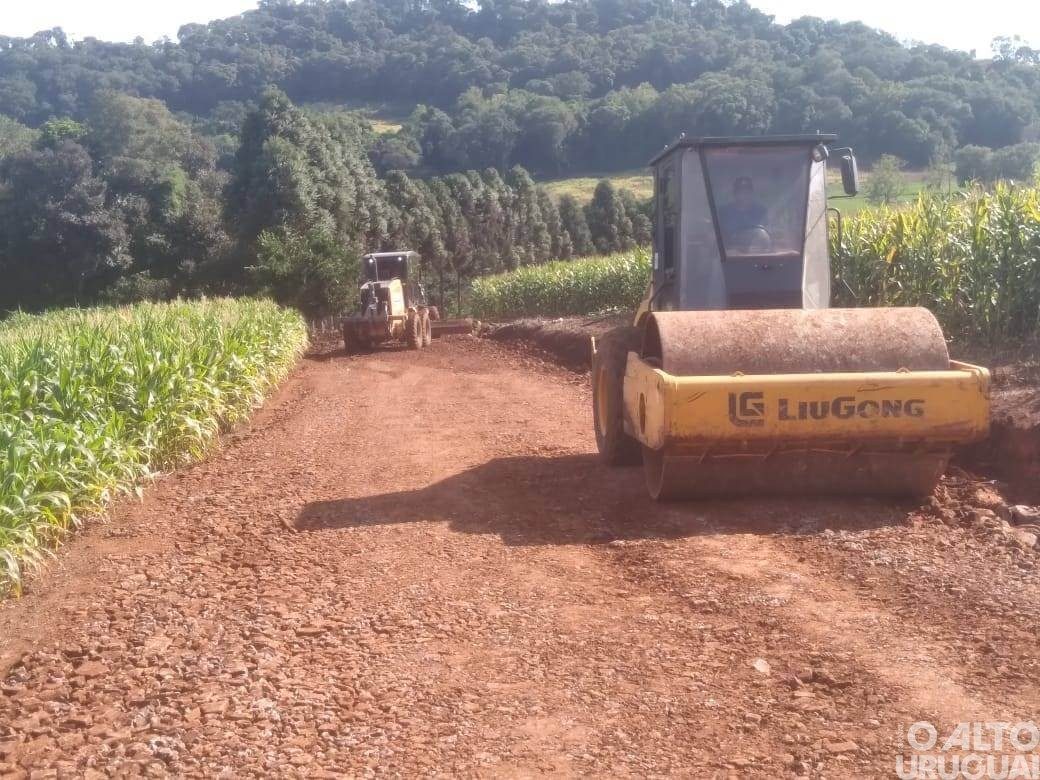 FW: Secretaria da Agricultura intensifica melhorias nas estradas do interior