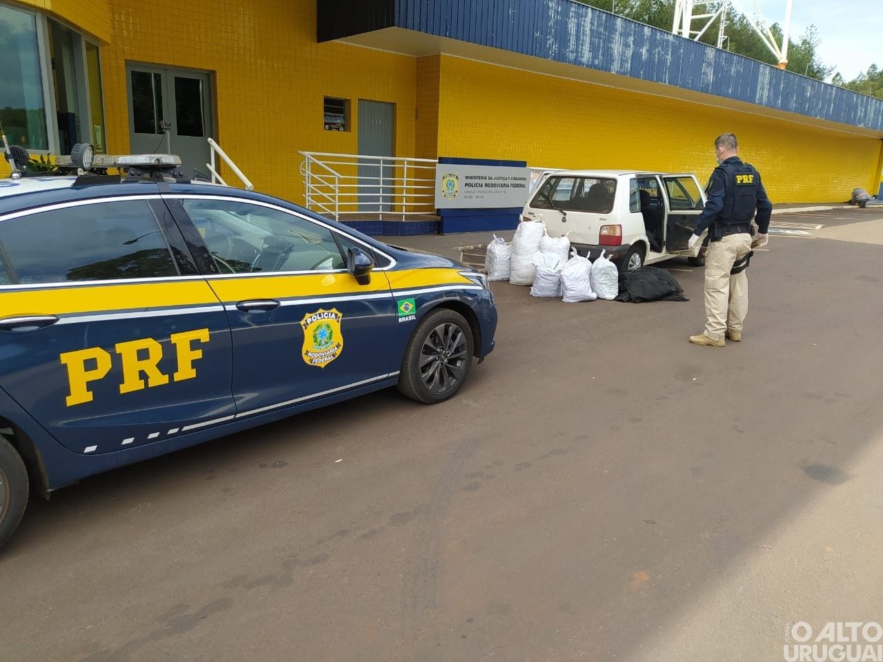 PRF apreende carga de agrotóxicos com destino a Palmeira das Missões
