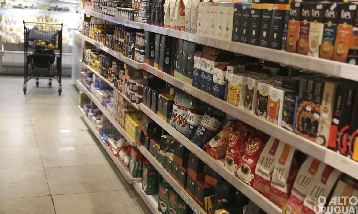 Novas regras de rótulos de alimentos passam a valer nesta segunda-feira