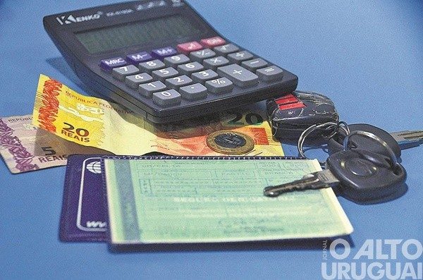 Prazo para quitar o imposto das placas com final 5 e 6 termina nesta quarta-feira