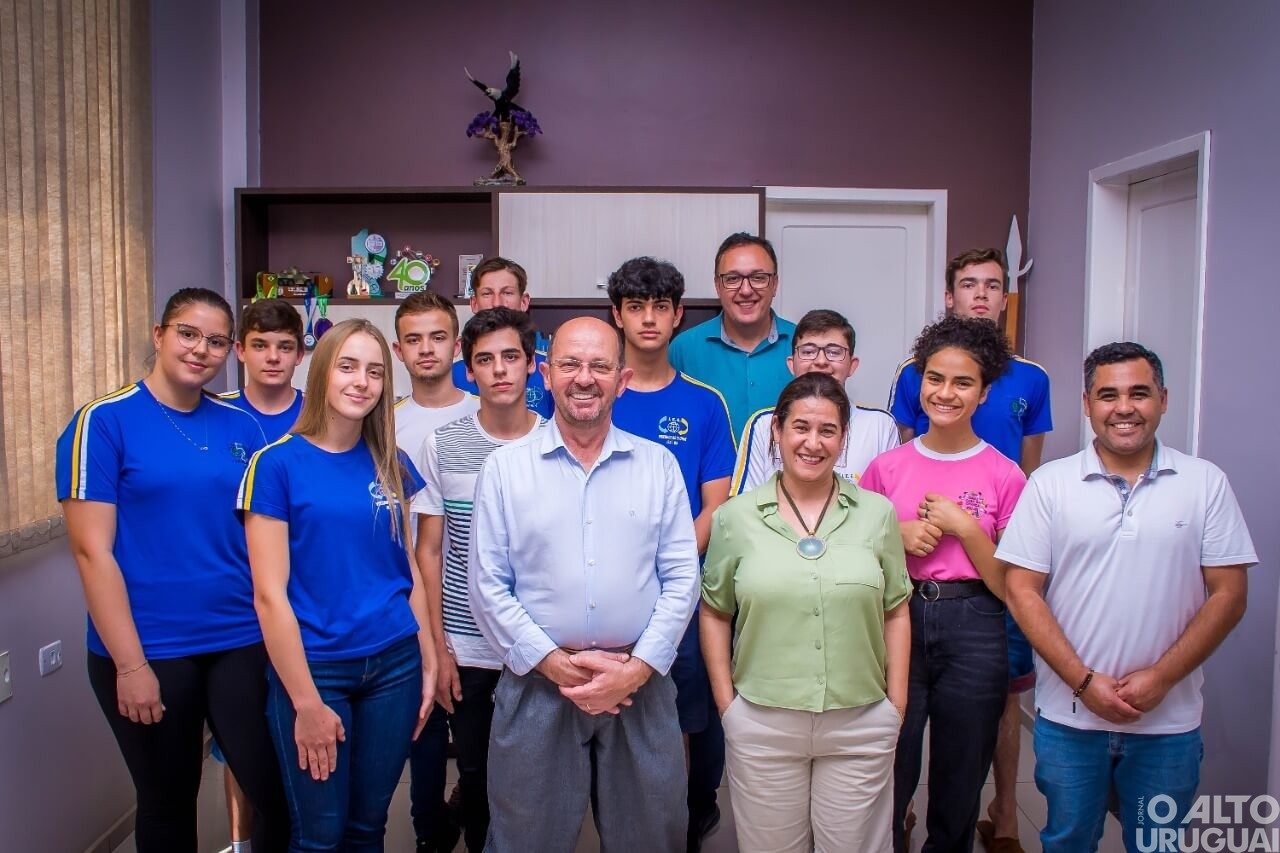 Parlamento Jovem entrega reivindicações ao Executivo de Iraí