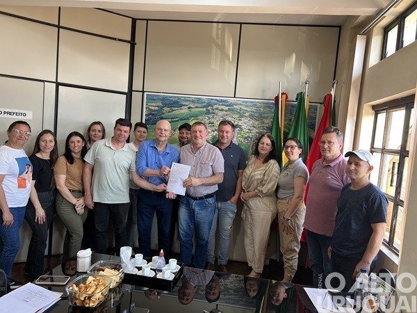 Deputado Elvino Bohn Gass reafirma parceria com Taquaruçu do Sul