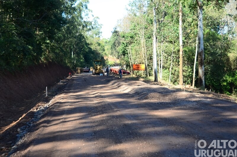 Obras de pavimentação na ERS-528 têm continuidade