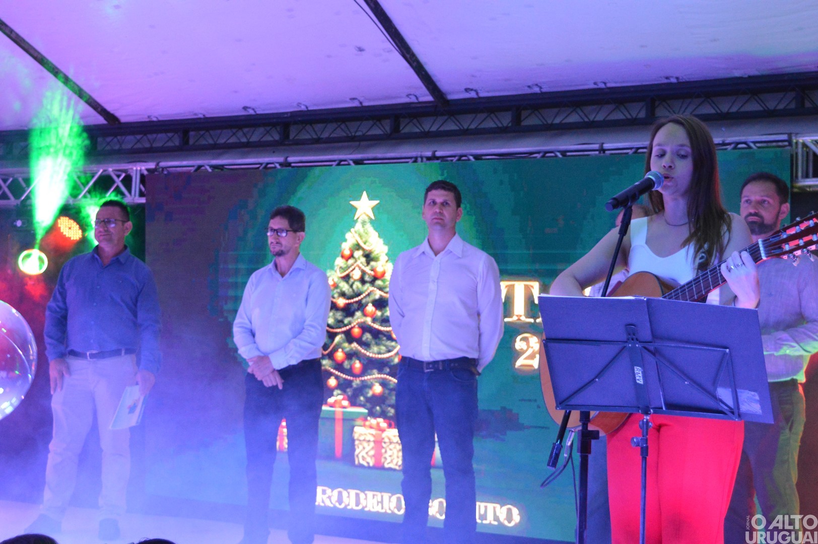 Acendimento de luzes marca a abertura oficial de Natal em Rodeio Bonito